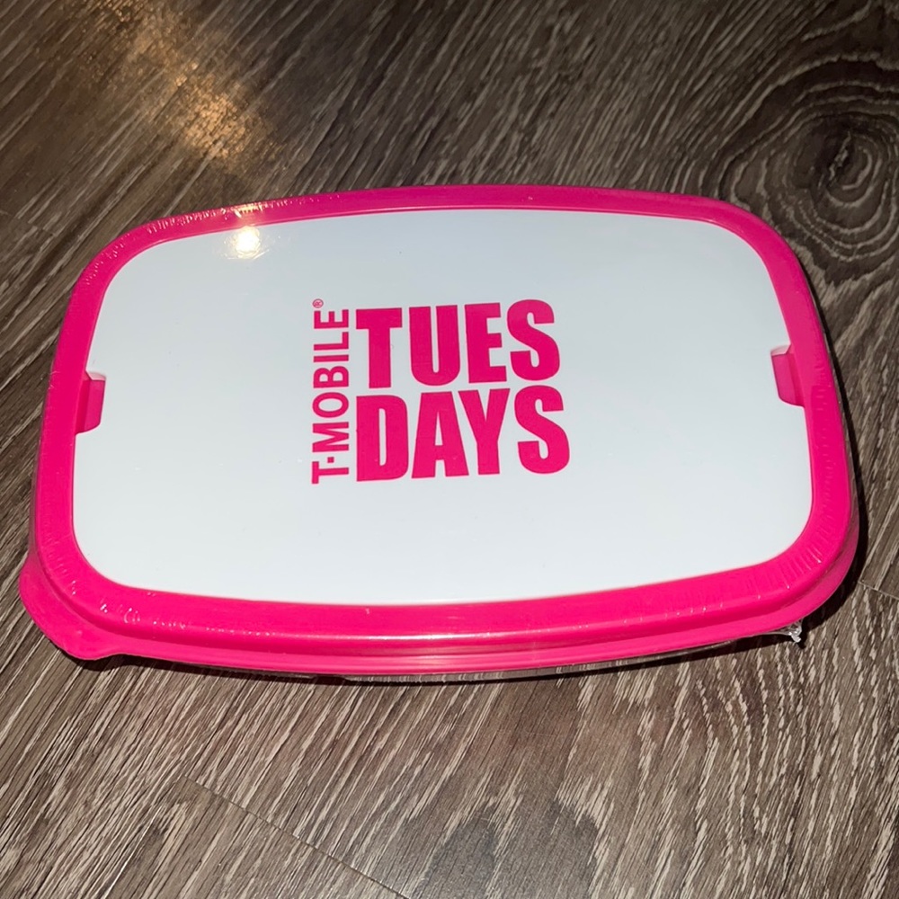 T-Mobile Food Storage Container -NIP